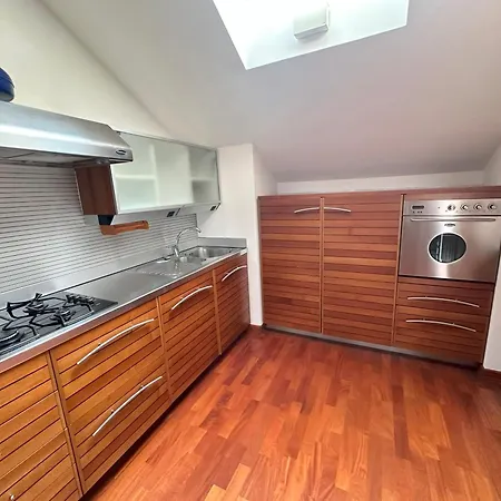 Con 2 Da Letto Navigli + Parcheggio Per 2 Auto Apartament *