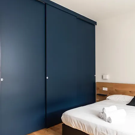 Youhosty - Perego 7 Dx Apartmán *