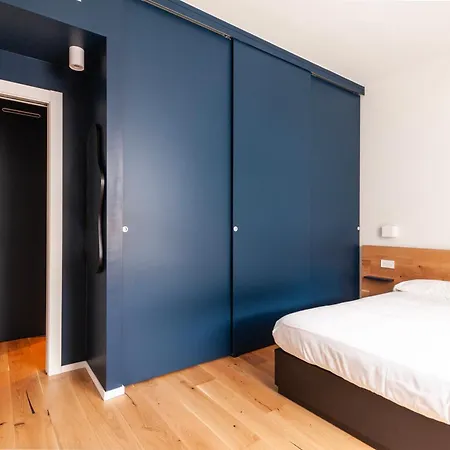 Youhosty - Perego 7 Dx Apartmán Milán