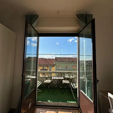 Trilocale Con Due Balconi A Isola Porta Nuova Milán