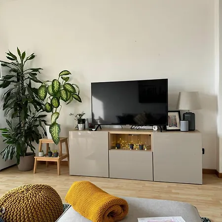 Apartmán Trilocale Con Due Balconi A Isola Porta Nuova