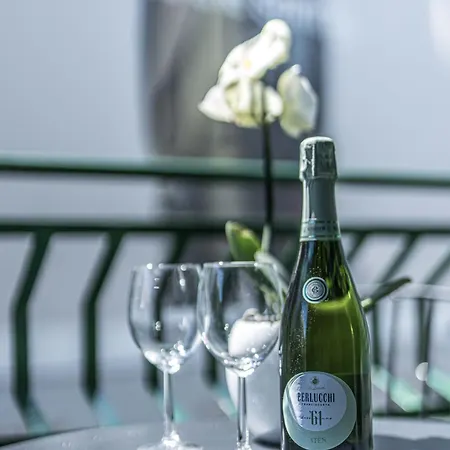 MOSCOVA LUXURY NEW Suite Mediolan