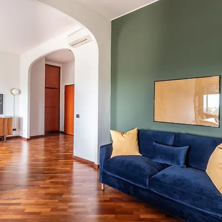 Apartament Trilocale Vintage Vicino A Con Vista Panoramica Sul Duomo