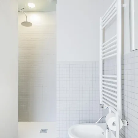 Easylife - - Commenda 25 - Porta Romana