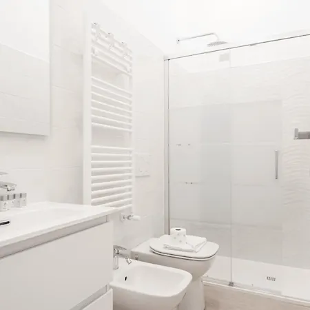 Easylife - - Pilo 10 - Porta Venezia Milánó