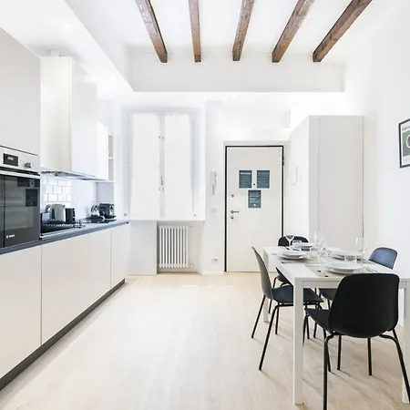 Apartment Easylife - Con Balcone Pta Venezia Milan