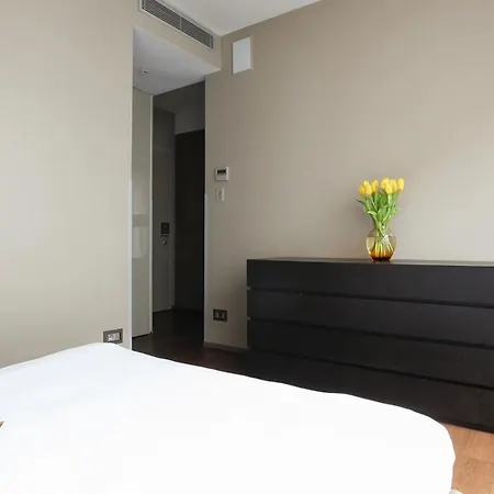 Nj & San Pietro All'orto 6 * Mailand