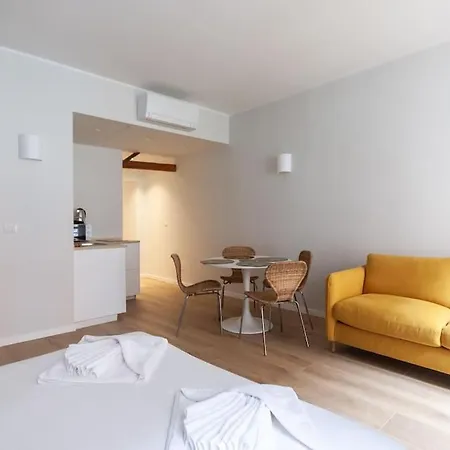 Youhosty - Ticinese 1 * ミラノ