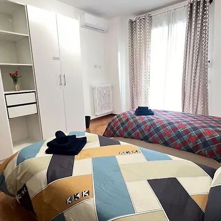 New And Elegant On The Navigli Netflix E דירה