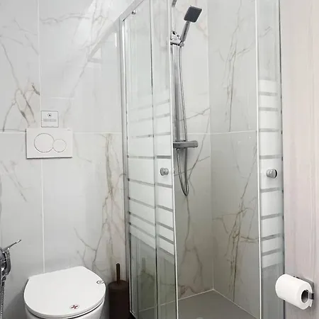 Apartment New And Elegant On The Navigli Netflix E Milan