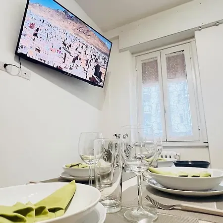 New And Elegant On The Navigli Netflix E * Milan