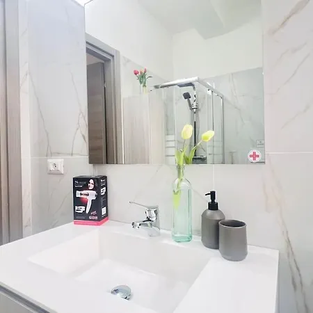 New And Elegant On The Navigli Netflix E * מילאנו