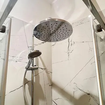 Apartment New And Elegant On The Navigli Netflix E Milan