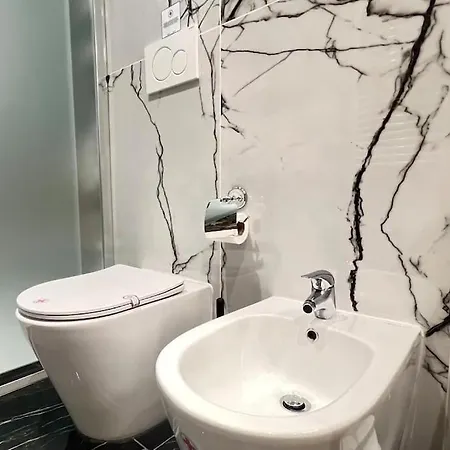 New And Elegant On The Navigli Netflix E דירה מילאנו