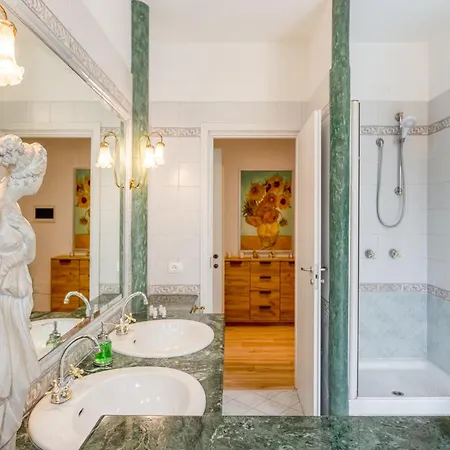 Emerald House Apartment