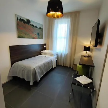 Affittacamere Enjoy Garden - Flavio Baracchini 9 *
