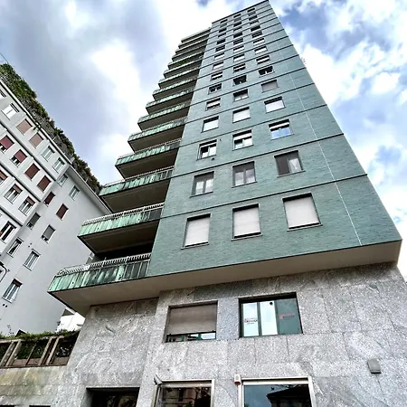 MOSCOVA LUXURY NEW Suite Apartament Mediolan