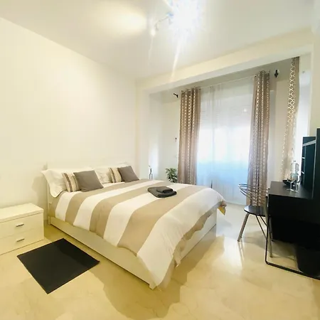 New And Elegant On The Navigli Netflix E מילאנו