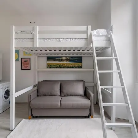 Cozy In The Center Of Apartment