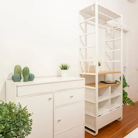 New! Lovely & Friendly In Center B Apartmán
