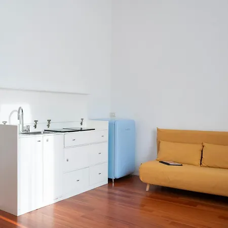 New! Lovely & Friendly In Center A *