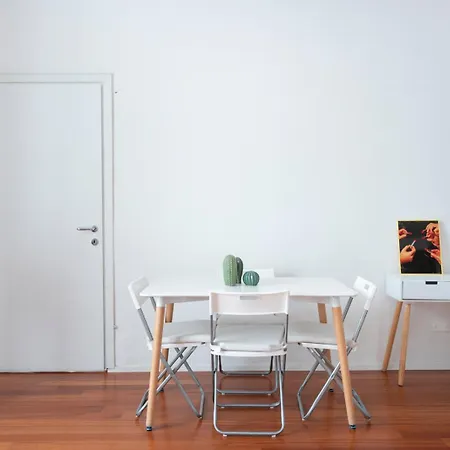 New! Lovely & Friendly In Center A شقة ميلان