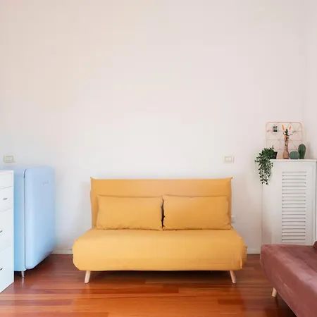New! Lovely & Friendly In Center A ميلان