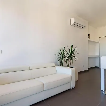 Panoramic Apartment-hosted By Sweetstay * מילאנו
