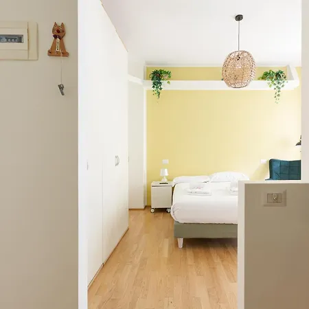 Gerusalemme M5 Yellow With Closed Balcony! * Milan