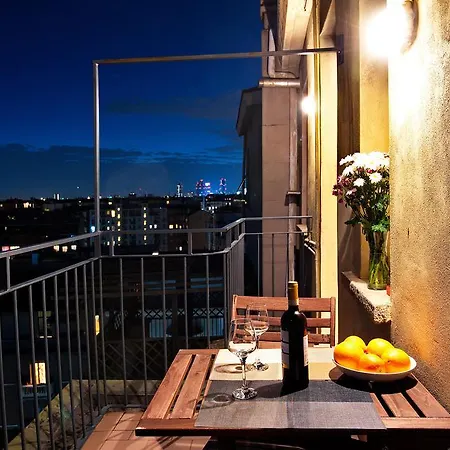 Skyline In Citta Studi A 1 Minuto Dal Metro Con Terrazzo Wi-fi E Netflix Μιλάνο