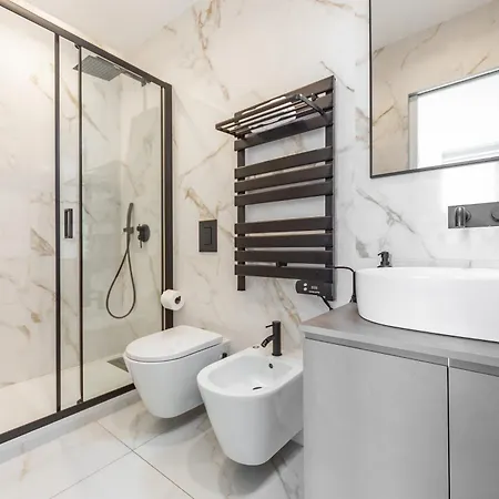 Moscova Luxury דירה *