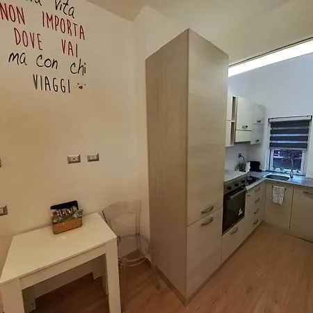 N&ghomesweethome Raffaelloelegante Ideale Affari Apartmán