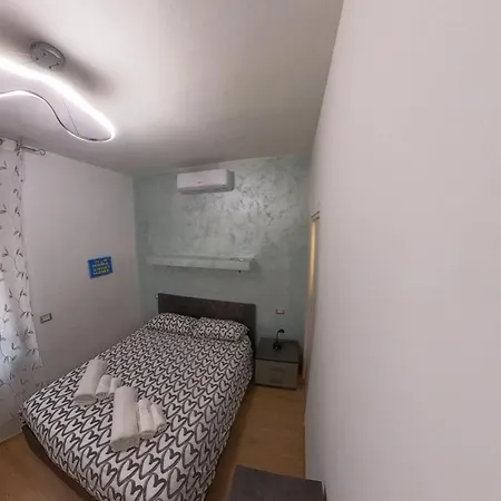 N&ghomesweethome Raffaelloelegante Ideale Affari Apartmán *