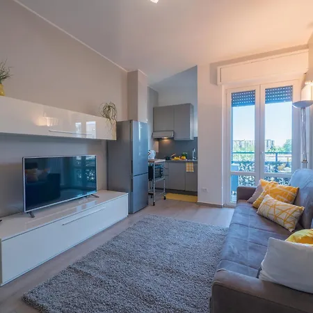 Xenia - Modern, Quiet And Cozy