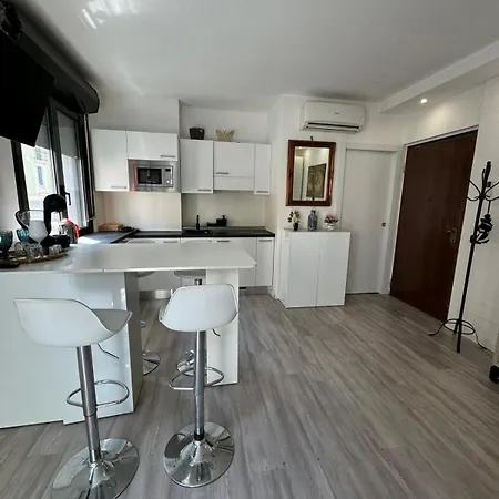 Sky 2 Apartment