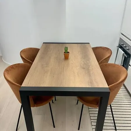 Appartamento Modern - Walking Distance To Station