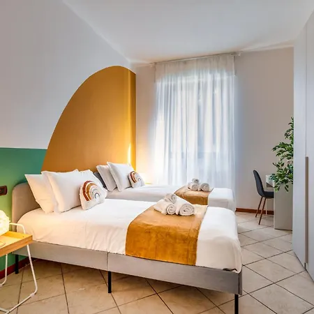 Citylife Apartment- Metro Access - 2 Bedrooms Milan