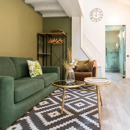 - Alzaia Naviglio Grande Apartment