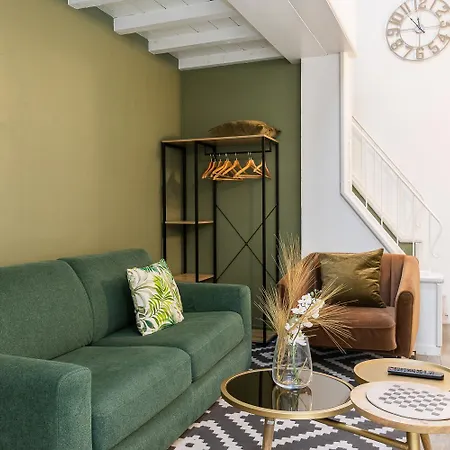- Alzaia Naviglio Grande Apartman Milánó