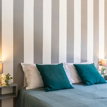 - Alzaia Naviglio Grande Apartment Milan