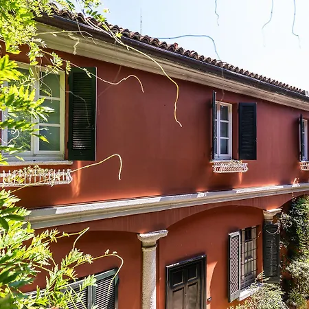 - Alzaia Naviglio Grande Apartment