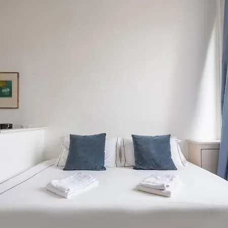 Tiny House In Sant' Ambrogio Apartment *