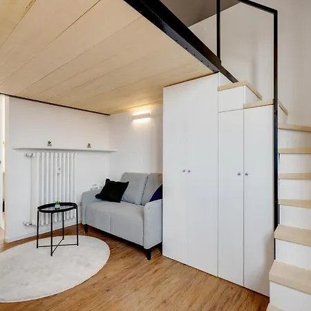 Homeby, Cozy Penthouse Apartment *
