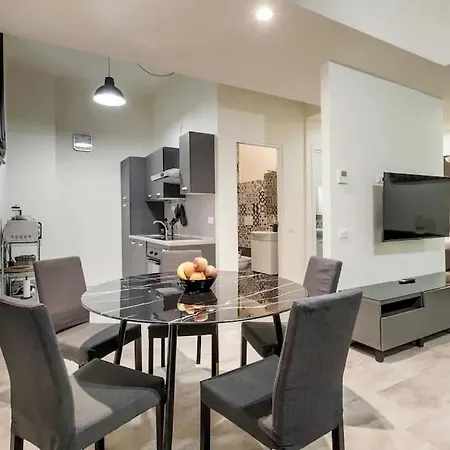 New 3 Bedrooms Apartamento Milán