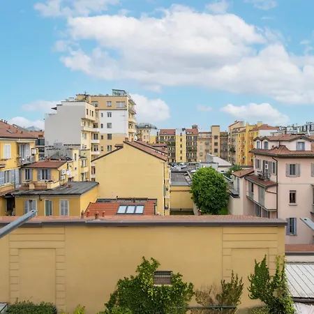Tiny House In Sant' Ambrogio Apartment Milan