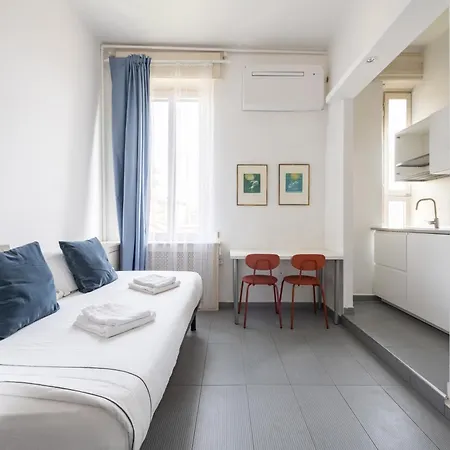 Tiny House In Sant' Ambrogio Apartment Milan