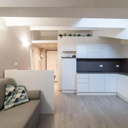 아파트 Intrho Flat Porta Romana *