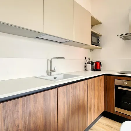 Apartman Joivy 1-bed With Balcony Near Subway Milánó