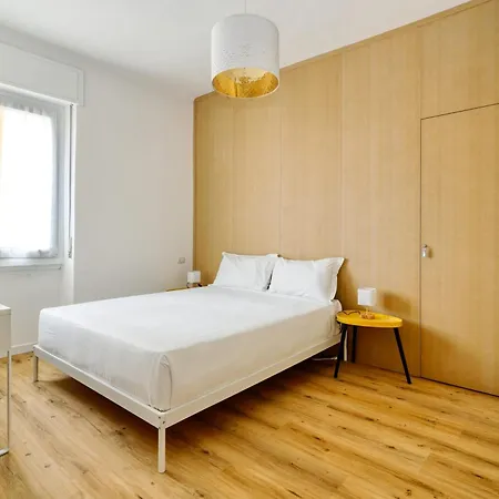 Joivy 1-bed With Balcony Near Subway Apartman *