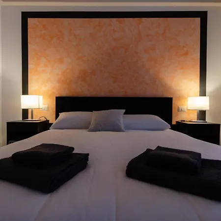 Orange Homestay